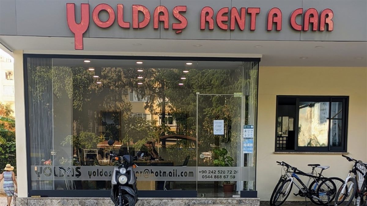 Yoldaş Rent a Car office in Mahmutlar, Alanya