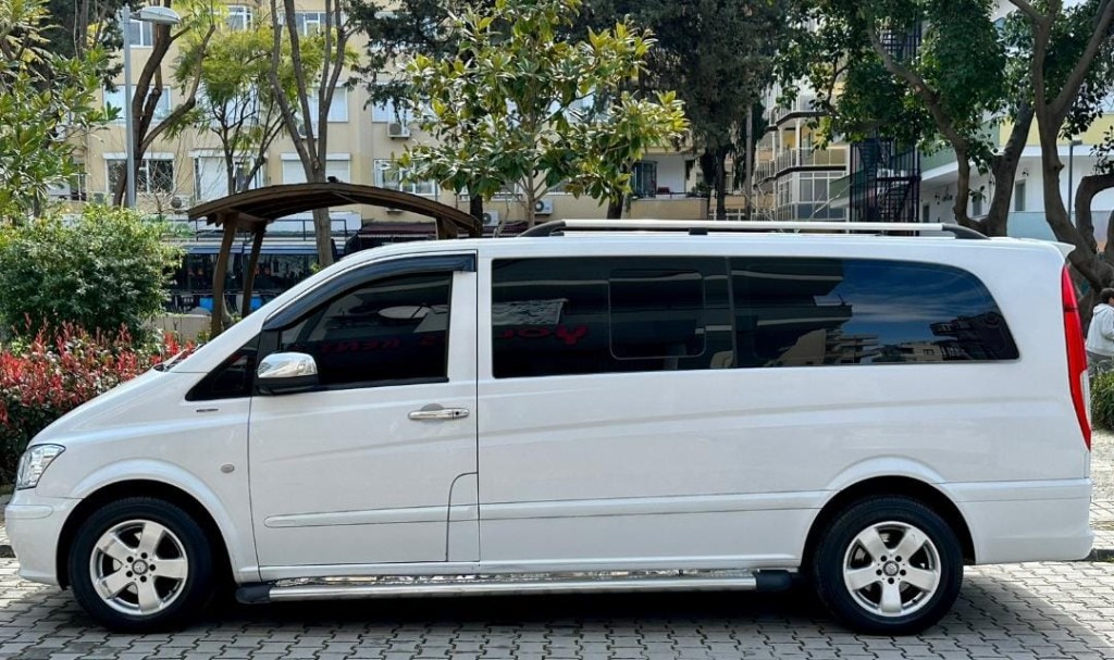 Mercedes Vito transfer aracı - yan görünüm